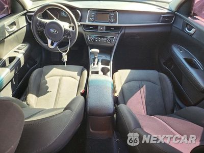 Zdjęcie 8 z 13 samochodu: 2017 KIA OPTIMA LX VIN:5XXGT4L36HG129745 - miniatura