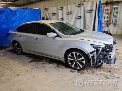 Czwarte zdjęcie samochodu z boku: 2017 NISSAN ALTIMA 2.5 SR VIN:1N4AL3AP2HC258397 - miniatura