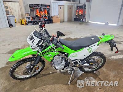 Trzecie zdjęcie samochodu z tyłu: 2021 KAWASAKI KLX230 A VIN:MH4LXCA11MJP00138 - miniatura