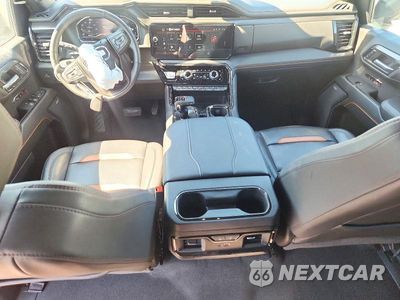 Zdjęcie 8 z 12 samochodu: 2024 GMC SIERRA K1500 AT4 VIN:1GTUUEEL5RZ399566 - miniatura