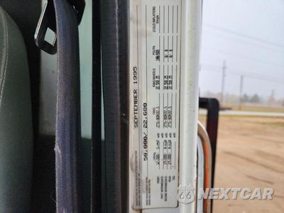 Zdjęcie 12 z 13 samochodu: 1996 VOLVO WCA DUMP TRUCK VIN:4V4VDBGF8TN713661 - miniatura