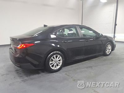 Trzecie zdjęcie samochodu z tyłu: 2025 TOYOTA CAMRY LE VIN:4T1DAACK3SU027315 - miniatura