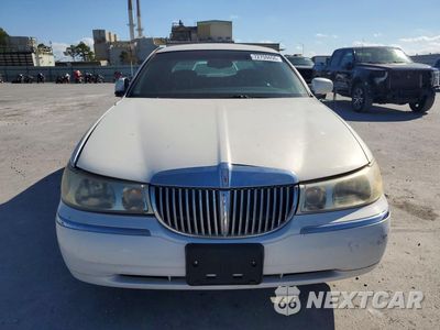 Piąte zdjęcie samochodu w środku: 2000 LINCOLN TOWN CAR SIGNATURE VIN:1LNHM82W9YY852895 - miniatura