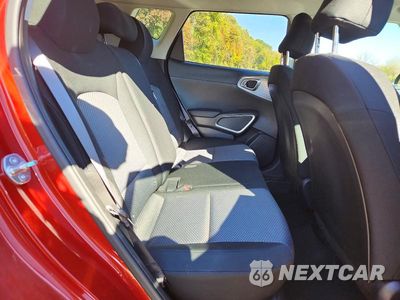 Zdjęcie 10 z 12 samochodu: 2023 KIA SOUL LX VIN:KNDJ23AU2P7893243 - miniatura