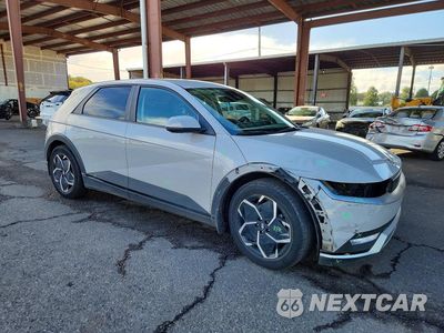 Czwarte zdjęcie samochodu z boku: 2022 HYUNDAI IONIQ 5 SE VIN:KM8KM4AE8NU068170 - miniatura