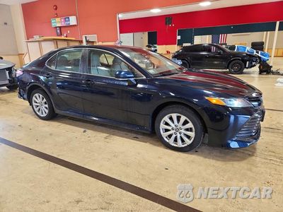 Czwarte zdjęcie samochodu z boku: 2018 TOYOTA CAMRY LE VIN:4T1B11HK4JU678547 - miniatura