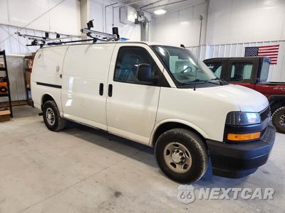 Czwarte zdjęcie samochodu z boku: 2019 CHEVROLET EXPRESS G2500 VIN:1GCWGAFP1K1327178 - miniatura