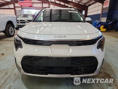 Piąte zdjęcie samochodu w środku: 2023 KIA NIRO WIND VIN:KNDCR3L11P5042893 - miniatura