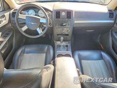 Zdjęcie 8 z 12 samochodu: 2008 CHRYSLER 300 LX VIN:2C3KA43R18H123275 - miniatura