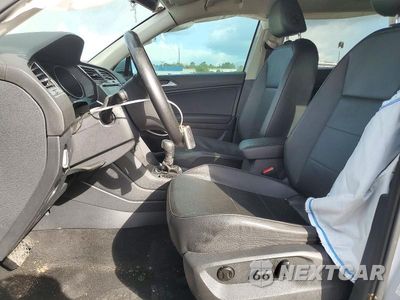 Zdjęcie 7 z 12 samochodu: 2019 VOLKSWAGEN TIGUAN VIN:3VV3B7AX8KM029212 - miniatura