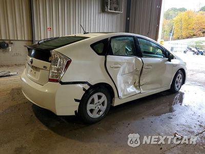 Trzecie zdjęcie samochodu z tyłu: 2011 TOYOTA PRIUS THREE VIN:JTDKN3DU7B0252520 - miniatura
