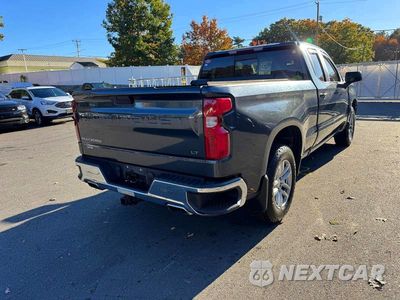 Trzecie zdjęcie samochodu z tyłu: 2019 CHEVROLET SILVERADO K1500 LT VIN:1GCRYDED8KZ293664 - miniatura