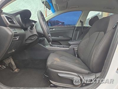 Zdjęcie 7 z 12 samochodu: 2018 KIA OPTIMA LX VIN:5XXGT4L36JG261233 - miniatura