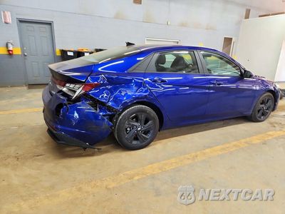 Trzecie zdjęcie samochodu z tyłu: 2023 HYUNDAI ELANTRA BLUE VIN:KMHLM4AJ6PU039786 - miniatura