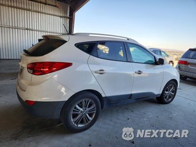 Trzecie zdjęcie samochodu z tyłu: 2015 HYUNDAI TUCSON SE VIN:KM8JU3AG9FU116915 - miniatura