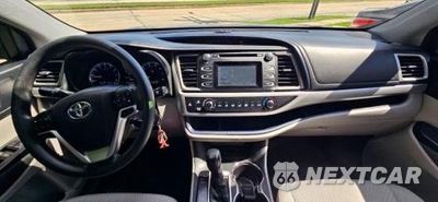 Zdjęcie 9 z 10 samochodu: 2017 TOYOTA HIGHLANDER LE VIN:5TDZARFH1HS027447 - miniatura