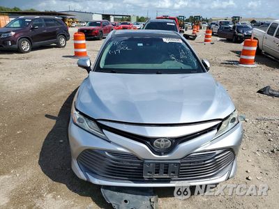 Piąte zdjęcie samochodu w środku: 2018 TOYOTA CAMRY XLE VIN:4T1B11HK3JU037552 - miniatura