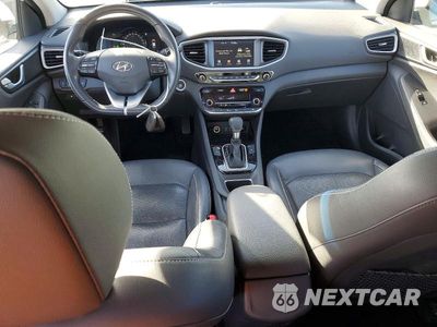 Zdjęcie 8 z 12 samochodu: 2017 HYUNDAI IONIQ LIMITED VIN:KMHC85LC5HU051745 - miniatura