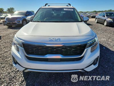 Piąte zdjęcie samochodu w środku: 2023 KIA SELTOS SX VIN:KNDETCA25P7386169 - miniatura