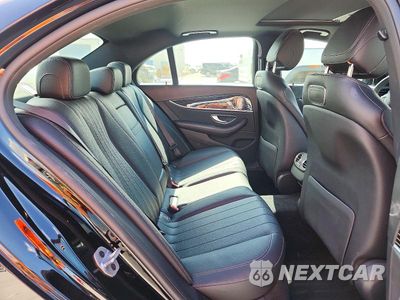 Zdjęcie 10 z 12 samochodu: 2019 MERCEDES-BENZ E 300 4MATIC VIN:WDDZF4KB6KA505801 - miniatura