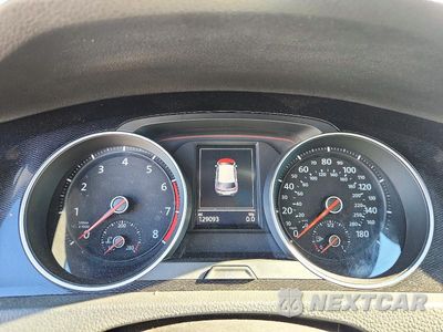Zdjęcie 9 z 12 samochodu: 2016 VOLKSWAGEN GTI S/SE VIN:3VW547AU1GM069403 - miniatura
