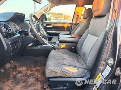 Zdjęcie 7 z 12 samochodu: 2014 TOYOTA TUNDRA SR5 VIN:5TFUW5F11EX377612 - miniatura