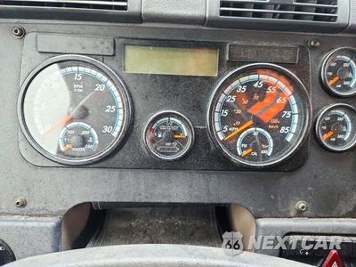 Zdjęcie 9 z 14 samochodu: 2017 FREIGHTLINER CASCADIA 125 SEMI TRUCK VIN:3AKJGLDR5HSHZ8208 - miniatura