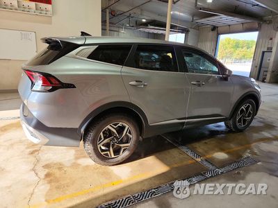 Trzecie zdjęcie samochodu z tyłu: 2025 KIA SPORTAGE LX VIN:KNDPU3DFXS7380803 - miniatura