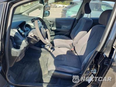 Zdjęcie 7 z 12 samochodu: 2010 HONDA FIT VIN:JHMGE8H29AC001358 - miniatura
