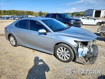 Czwarte zdjęcie samochodu z boku: 2020 TOYOTA CAMRY LE VIN:4T1C11AK1LU303846 - miniatura
