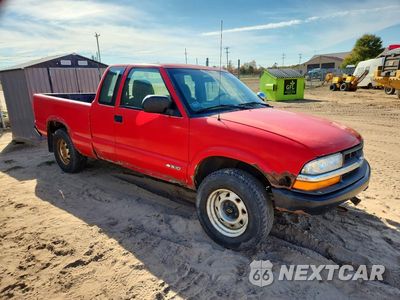 Czwarte zdjęcie samochodu z boku: 2002 CHEVROLET S TRUCK S10 VIN:1GCDT19W128226588 - miniatura