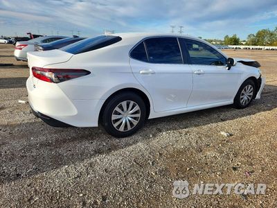 Trzecie zdjęcie samochodu z tyłu: 2022 TOYOTA CAMRY LE VIN:4T1C31AK0NU588598 - miniatura