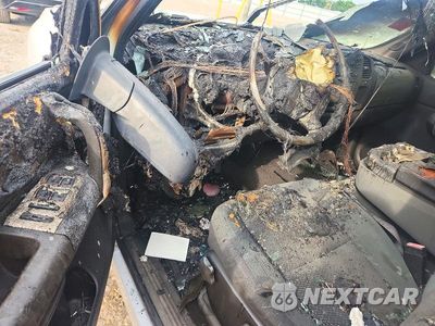 Zdjęcie 8 z 12 samochodu: 2007 CHEVROLET SILVERADO K1500 CREW CAB VIN:2GCEK13MX71614542 - miniatura