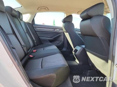 Zdjęcie 10 z 12 samochodu: 2019 HONDA ACCORD LX VIN:1HGCV1F14KA058910 - miniatura