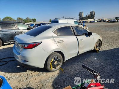 Trzecie zdjęcie samochodu z tyłu: 2019 TOYOTA YARIS L VIN:3MYDLBYV5KY510908 - miniatura