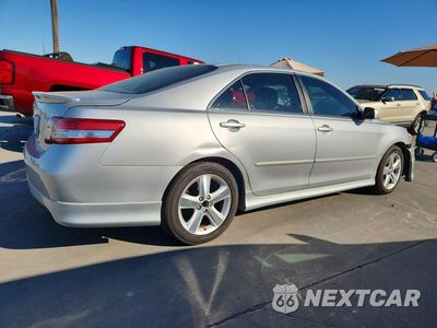 Trzecie zdjęcie samochodu z tyłu: 2010 TOYOTA CAMRY SE VIN:4T1BF3EK8AU015712 - miniatura