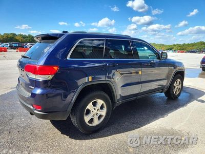 Trzecie zdjęcie samochodu z tyłu: 2016 JEEP GRAND CHEROKEE LAREDO VIN:1C4RJFAG2GC505307 - miniatura