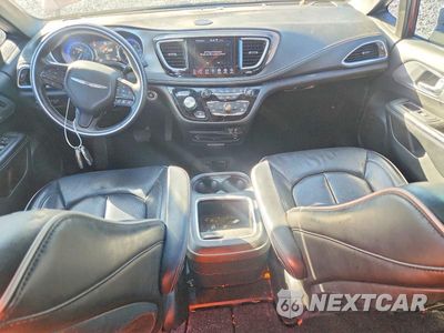Zdjęcie 8 z 13 samochodu: 2018 CHRYSLER PACIFICA LIMITED VIN:2C4RC1GG0JR321678 - miniatura
