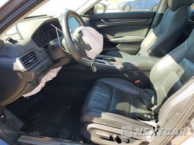 Zdjęcie 7 z 13 samochodu: 2018 HONDA ACCORD TOURING VIN:1HGCV1F92JA049076 - miniatura