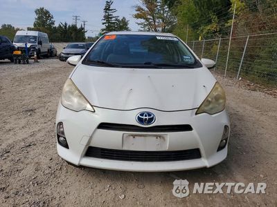 Piąte zdjęcie samochodu w środku: 2026 TOYOTA PRIUS C FOUR VIN:JTDKDTB36D1051749 - miniatura