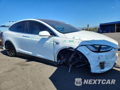 Czwarte zdjęcie samochodu z boku: 2016 TESLA MODEL X VIN:5YJXCBE20GF025584 - miniatura