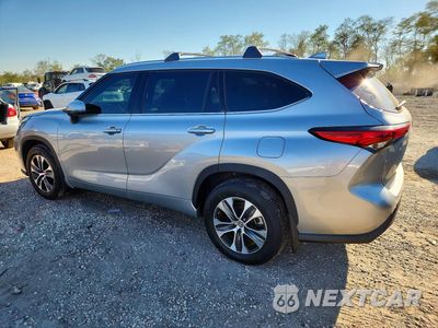 Drugie zdjęcie samochodu z przodu: 2021 TOYOTA HIGHLANDER XLE VIN:5TDHZRBH9MS064413 - miniatura