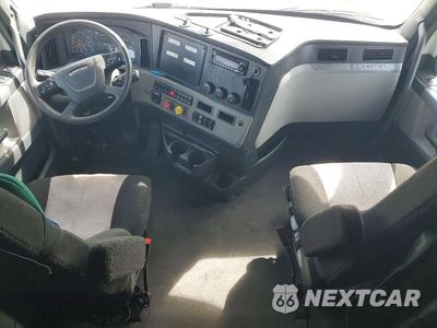 Zdjęcie 8 z 14 samochodu: 2022 FREIGHTLINER CASCADIA 126 SEMI TRUCK VIN:1FUJHHDV0NLNH9941 - miniatura
