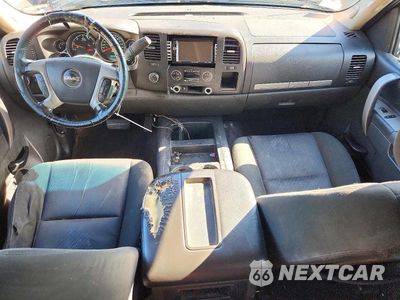 Zdjęcie 8 z 12 samochodu: 2010 GMC SIERRA K1500 SLE VIN:1GTSKVE08AZ241505 - miniatura