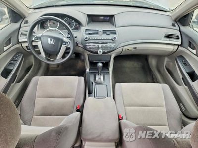 Zdjęcie 8 z 12 samochodu: 2009 HONDA ACCORD LX VIN:1HGCP26329A054012 - miniatura