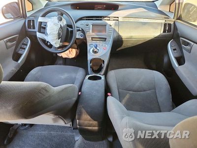 Zdjęcie 8 z 12 samochodu: 2013 TOYOTA PRIUS THREE VIN:JTDKN3DU4D1629849 - miniatura