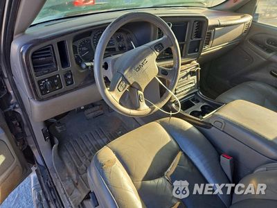 Zdjęcie 8 z 13 samochodu: 2005 GMC YUKON DENALI VIN:1GKEK63U65J153389 - miniatura