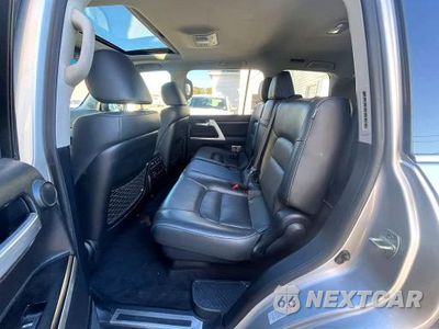 Zdjęcie 11 z 14 samochodu: 2018 TOYOTA LAND CRUISER BASE VIN:JTMCY7AJ7J4071759 - miniatura