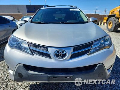 Piąte zdjęcie samochodu w środku: 2015 TOYOTA RAV4 XLE VIN:JTMWFREV0FD065885 - miniatura
