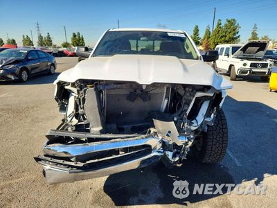 Piąte zdjęcie samochodu w środku: 2019 RAM 1500 BIG HORN/LONE STAR VIN:1C6RREBT2KN912806 - miniatura